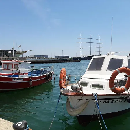 Port Serrallo